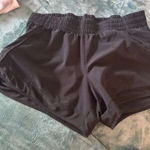 Athleta Medium Black Athletic Shorts for Performance